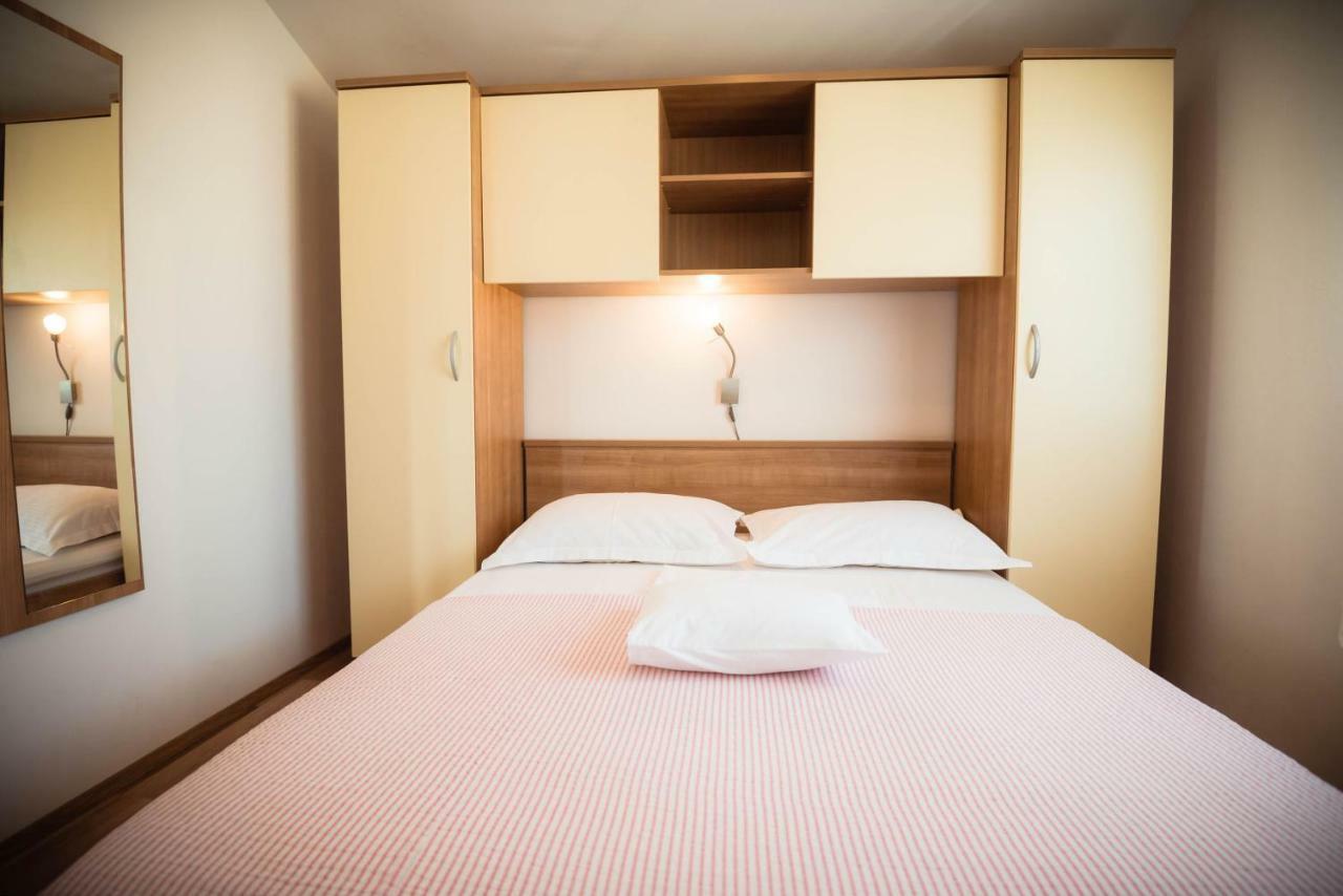 Apartmani Bare I Danica Grebaštica Extérieur photo